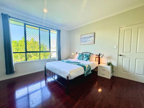 Cozy Share Suite In Coopers Plains - Double Room With Private Bathroom - Accommodation Rockhampton 0