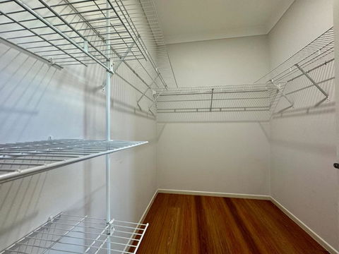 Cozy Share Suite In Coopers Plains - Double Room With Private Bathroom - Accommodation Rockhampton 4