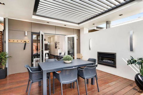 Cute As A Button - Picket Fence 3 Bed Stylish Home - Accommodation Rockhampton 0