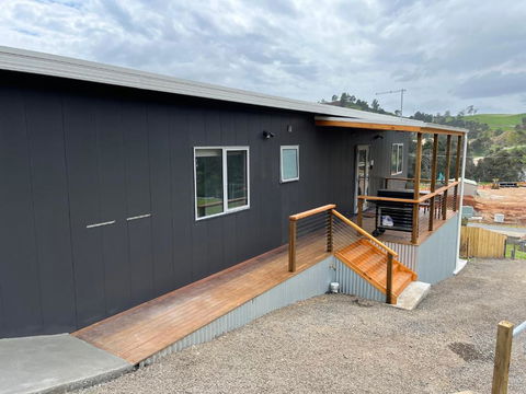 Derby Digs Cabin - Accommodation Rockhampton 0