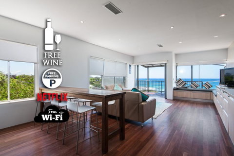 2BR Coolum Beachfront , 180 Views , Wine, Netflix - Accommodation Rockhampton 0