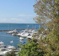 3 'Paradiso' 4 Laman Street - aircon pool heart of town water views - Accommodation Rockhampton