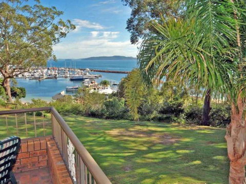 3 'Sailfish' 46 Magnus Street - Accommodation Rockhampton 1
