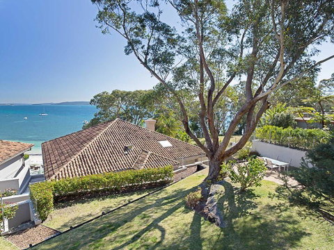 3 'Sebastapol' 66 Thurlow Avenue - Gorgeous Unit Overlooking Dutchies Beach - Accommodation Rockhampton 3