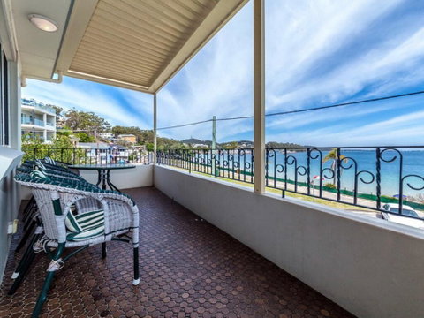 3 'Sunset' 11 Victoria Parade - Stunning Unit Right Across From The Water - Accommodation Rockhampton 3