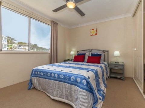 3 'Sunset' 11 Victoria Parade - Stunning Unit Right Across From The Water - Accommodation Rockhampton 1