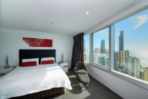 3 Bedroom Ocean View Private Apartment In Surfers Paradise - Accommodation Rockhampton 2