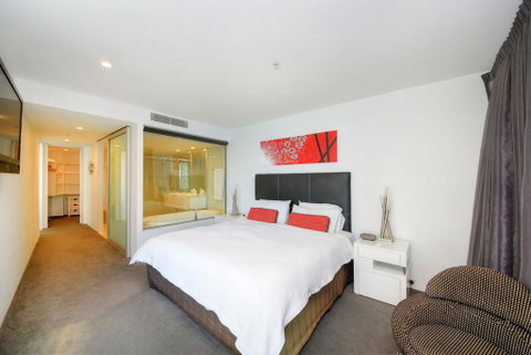3 Bedroom Ocean View Private Apartment In Surfers Paradise - Accommodation Rockhampton 1