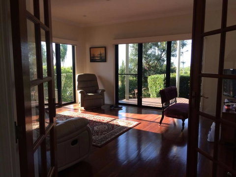 3 Sea/Fraser Island View Deckings, Beachfront, Marina - Accommodation Rockhampton 0
