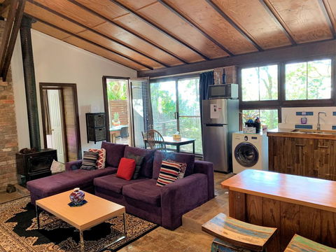 305 Montville - The Artist's Cottage - Accommodation Rockhampton 0