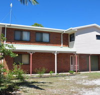 31 Bombala Crescent - Two storey home with covered outdoor deck fully fenced backyard. Pet friendly - Accommodation Rockhampton