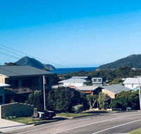 31 Kerrigan St - large home with water views  boat parking - Accommodation Rockhampton