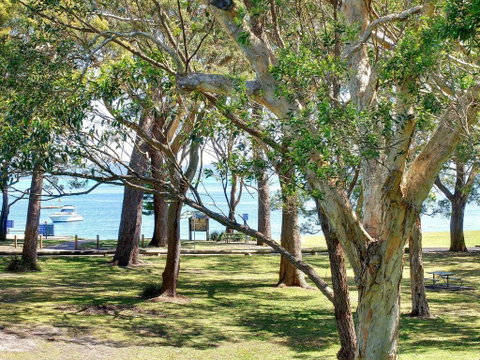 32 'Bay Parklands', 2 Gowrie Avenue - Fantastic Unit With Air Conditioning, Pool, Tennis Court & Spa - Accommodation Rockhampton 0