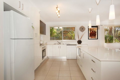 35 Santa Monica Avenue Coolum Beach, Pet Friendly, Linen Included - Accommodation Rockhampton 3