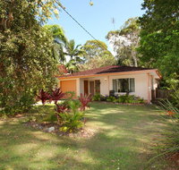 35 Santa Monica Avenue Coolum Beach Pet Friendly Linen Included - Accommodation Rockhampton