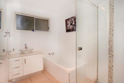 35 Santa Monica Avenue Coolum Beach, Pet Friendly, Linen Included - Accommodation Rockhampton 1