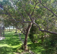 36 'Bay Parklands' 2 Gowrie Avenue - close to the water with pool  spa  tennis court - Accommodation Rockhampton