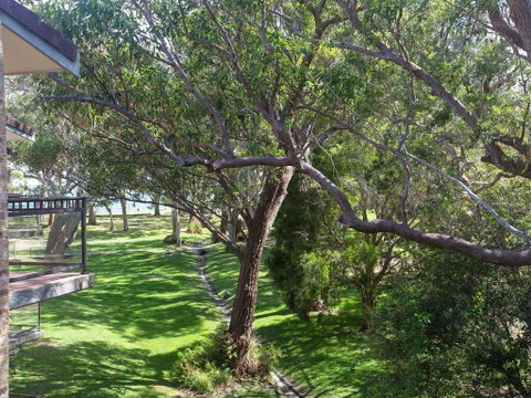 36 'Bay Parklands', 2 Gowrie Avenue - Close To The Water With Pool & Spa & Tennis Court - Accommodation Rockhampton 0