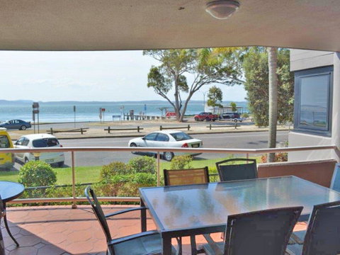 4 'Florentine' 11 Columbia Close - Spectacular Views And Air Conditioning - Accommodation Rockhampton 0