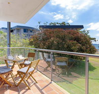 4 'Villa Ellisa' 10 Columbia Close - beautiful unit with beautiful water views at Little Beach - Accommodation Rockhampton