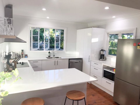 4 Bedroom House - Walk To Southbank - Accommodation Rockhampton 0