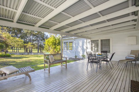 45 Golf Ave - Superb Location - Accommodation Rockhampton 0