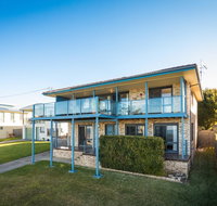 45 Hillside Cres Beach House - Accommodation Rockhampton