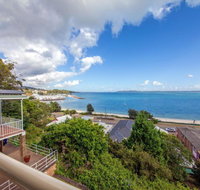 5 'Quarterdeck' 12 Magnus Street - panoramic water views  close to town - Accommodation Rockhampton