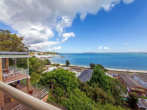5 'Quarterdeck', 12 Magnus Street - Panoramic Water Views & Close To Town - Accommodation Rockhampton 0