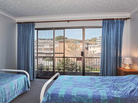 5 'Tradewinds' 110 Victoria Parade - Location Is Fantastic & Water Views - Accommodation Rockhampton 3