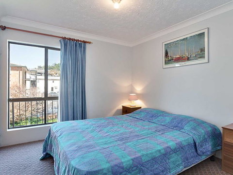 5 'Tradewinds' 110 Victoria Parade - Location Is Fantastic & Water Views - Accommodation Rockhampton 1