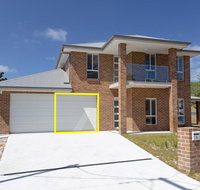 5 Bent Street - huge house with Foxtel  Aircon - Accommodation Rockhampton
