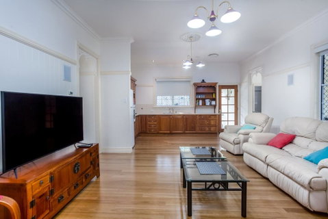5 Bomburra Court - Rainbow Beach, Ticks All The Boxes, Pool, Shed, Fenced Yard, Pet Friendly - Accommodation Rockhampton 2