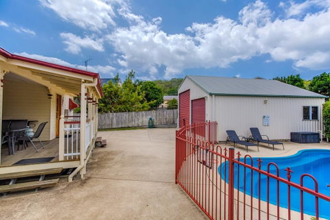 5 Bomburra Court - Rainbow Beach, Ticks All The Boxes, Pool, Shed, Fenced Yard, Pet Friendly - Accommodation Rockhampton 3