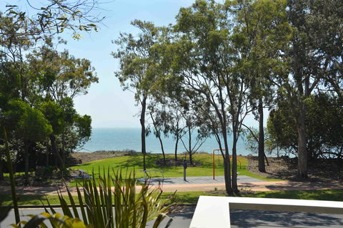 545 Esplanade - Accommodation Rockhampton 0