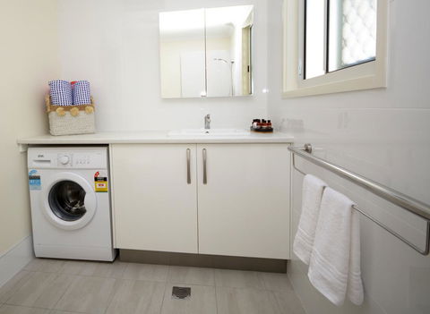 545 Esplanade - Accommodation Rockhampton 1