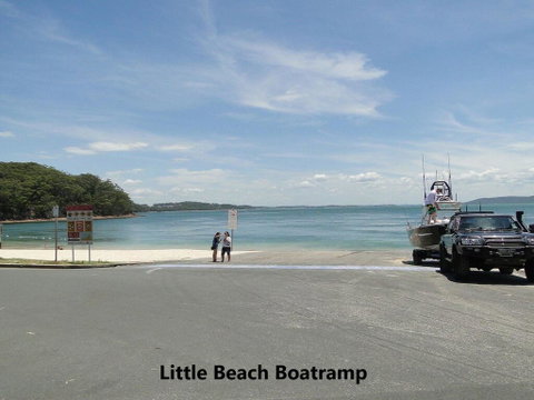 6 'Intrepid' 3 Intrepid Close - Right On The Waterfront - Accommodation Rockhampton 1