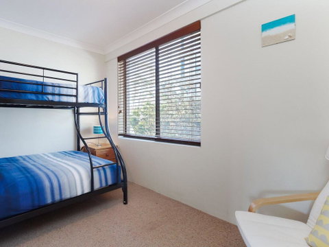 6 'The Poplars', 34 Magnus Street - Fabulous Views & Pool In Complex - Accommodation Rockhampton 1