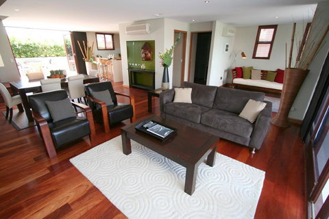 6/21-25 Fletcher Street - A Seventh Heaven - Accommodation Rockhampton 1