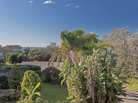7 'Amaroo' 8 Ondine Close - Fantastic 2 Bedroom Unit So Close To The Waters Edge - Accommodation Rockhampton 3