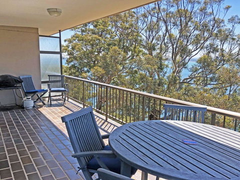 7 'Skyline' 12 Thurlow Avenue - Unit With A WOW Factor - Accommodation Rockhampton 1