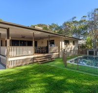 7 Ibis Court - Spacious family home with large outdoor area swimming pool  ample parking - Accommodation Rockhampton