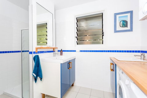 7 Naiad Court - Rainbow Shores, Perfect Beach House, Swimming Pool And Walk To Beach, Aircon, Wi-Fi - Accommodation Rockhampton 3