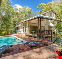 7 Naiad Court - Rainbow Shores Perfect Beach House Swimming Pool and Walk To Beach Aircon Wi-Fi - Accommodation Rockhampton