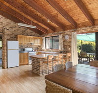75 River Rd - Tabourie Hideaway - Accommodation Rockhampton