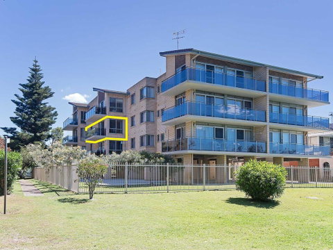 8 'The Helm' 22 Voyager Close - Hear The Waves From Shoal Bay Beach - Accommodation Rockhampton 0