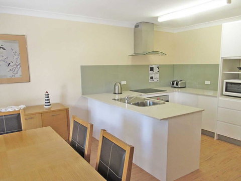 8c Norburn Avenue - Great Family Budget Holiday - Accommodation Rockhampton 1