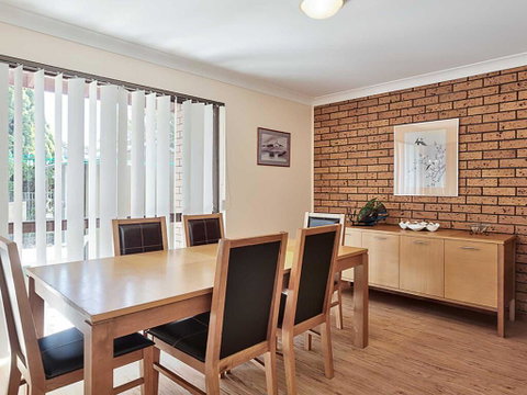 8c Norburn Avenue - Great Family Budget Holiday - Accommodation Rockhampton 2