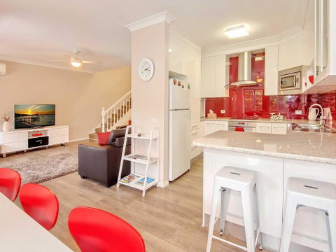 9 'Bushmans', 24 Tomaree Street - Air Conditioned, Centrally Located To Town - Accommodation Rockhampton 3