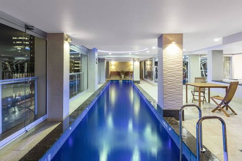 96 North Terrace Stylish Penthouse Apartment - Accommodation Rockhampton 2